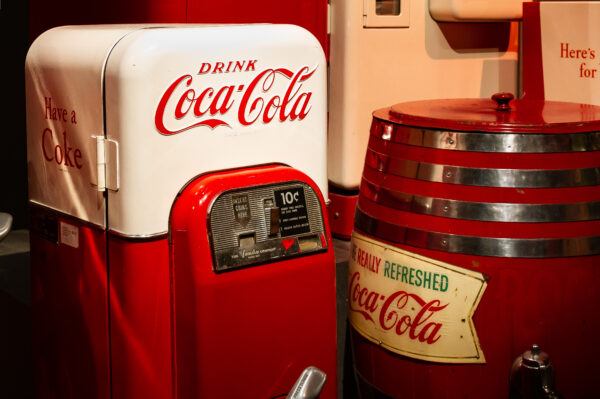 Coca-Cola Vending Machine - Image 2